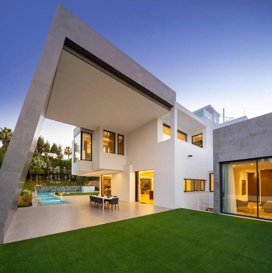 Newly Built 6 Bdrm Luxury In Nueva Andalucia