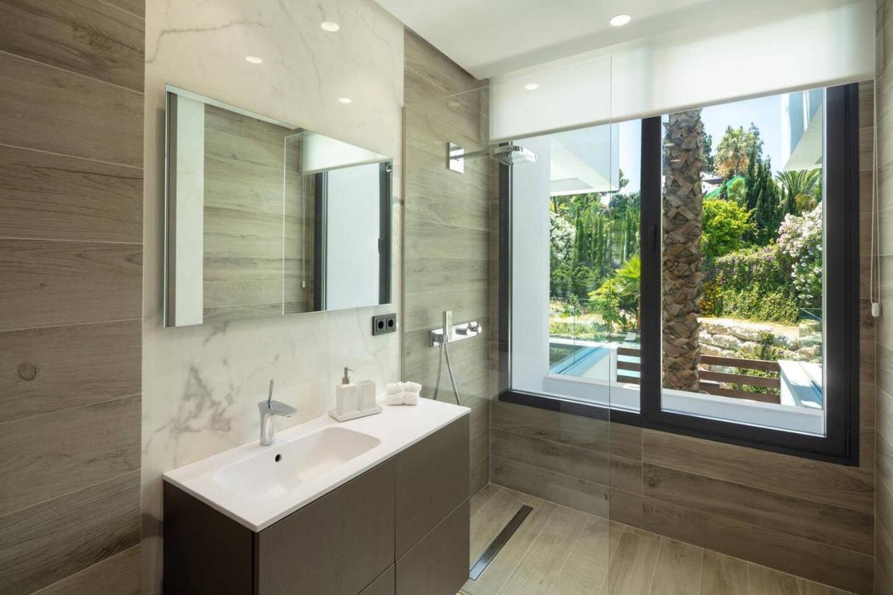 Newly Built 6 Bdrm Luxury In Nueva Andalucia Apartment Marbella