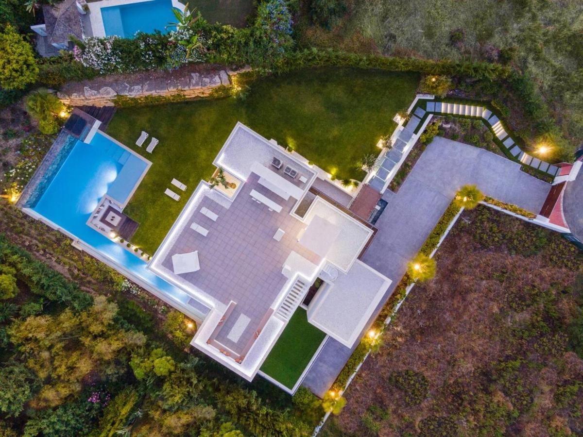 Newly Built 6 Bdrm Luxury In Nueva Andalucia Apartment *