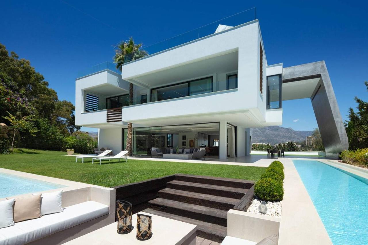 Apartment Newly Built 6 Bdrm Luxury In Nueva Andalucia *